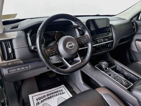 Used 2022 Nissan Pathfinder Platinum AWD/4WD image 9