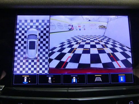 Used 2022 Cadillac XT6 Sport w/ Platinum Package image 11