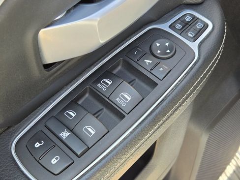 Used 2024 RAM 2500 Big Horn AWD/4WD image 22