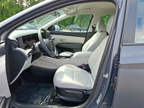 Used 2025 Hyundai Tucson SE image 17