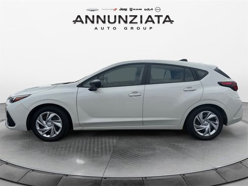 Used 2024 Subaru Impreza 2.0i image 2