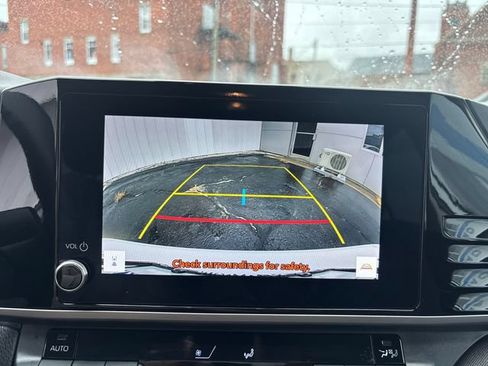 Used 2025 Toyota Camry LE FWD image 19