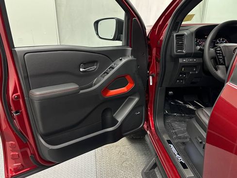 Used 2023 Nissan Frontier PRO-4X w/ Pro-4X Premium Package AWD/4WD image 17