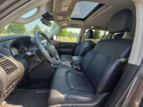 Used 2023 Nissan Armada SL w/ Captain's Chairs Package RWD image 20