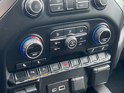 Used 2020 Chevrolet Silverado 1500 RST image 16