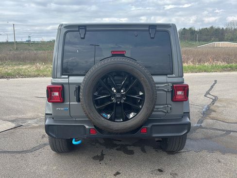 Used 2023 Jeep Wrangler Sahara w/ Cold Weather Group AWD/4WD image 4