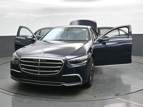Used 2025 Mercedes-Benz S 580 4MATIC Sedan image 44