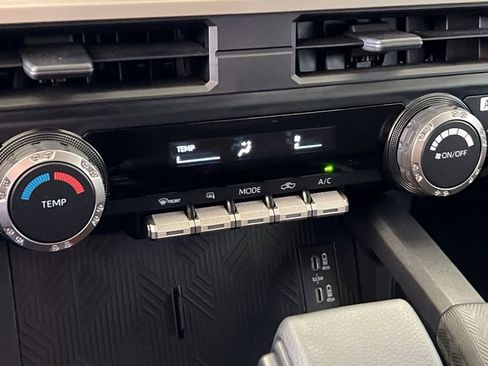 Certified 2025 Toyota Tacoma SR5 AWD/4WD image 23