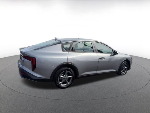 Used 2025 Kia K4 LXS image 15
