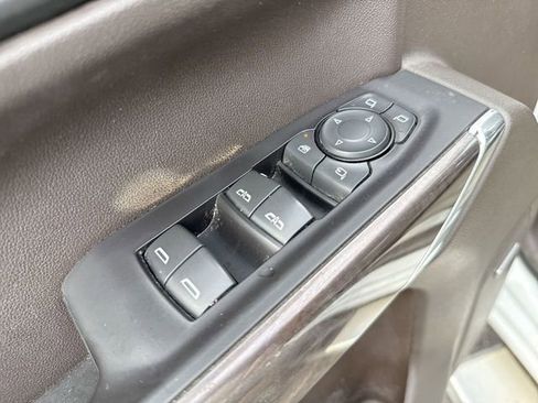 Used 2019 Chevrolet Silverado 1500 LTZ w/ LTZ Convenience Package AWD/4WD image 13