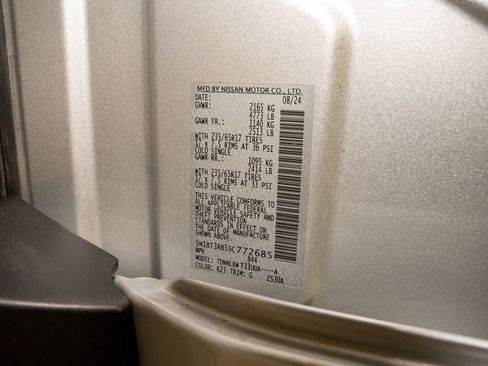 Certified 2025 Nissan Rogue S image 18