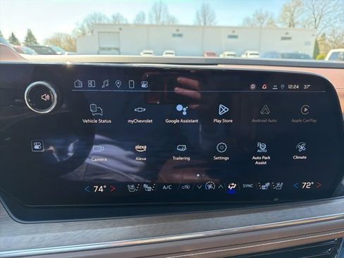 Used 2025 Chevrolet Suburban High Country AWD/4WD image 38