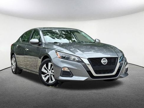 Used 2022 Nissan Altima 2.5 S FWD image 2