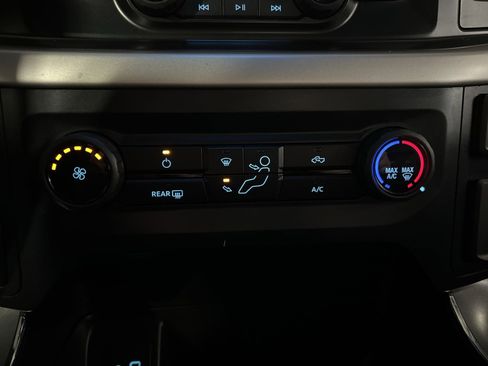 Used 2021 Ford F150 XLT image 19