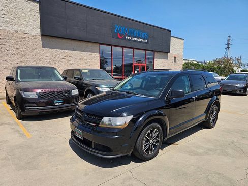 Used 2018 Dodge Journey SE w/ Blacktop Package FWD image 1