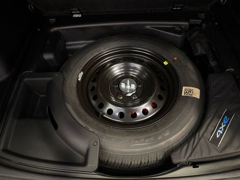 Used 2023 Jeep Grand Cherokee 4WD 4xe image 9