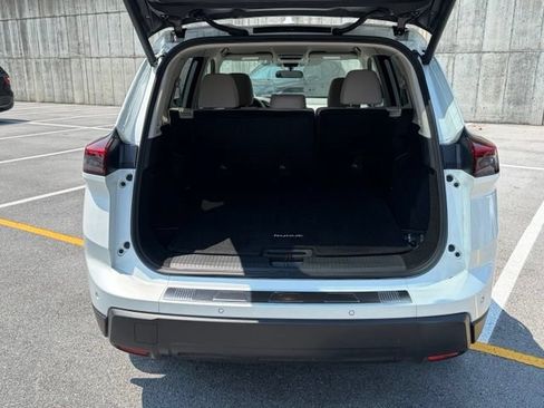 Certified 2025 Nissan Rogue SV AWD/4WD image 7