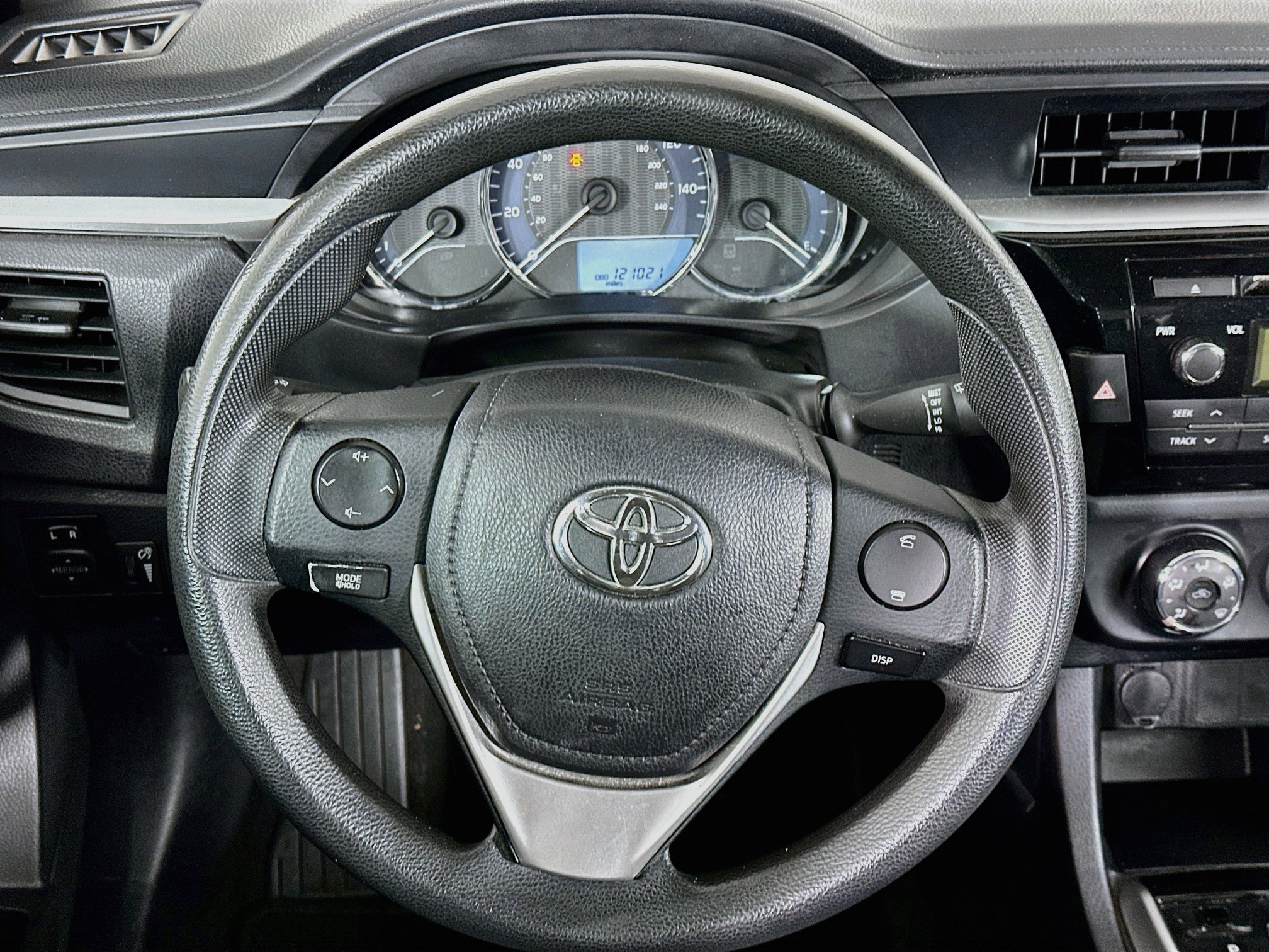Used 2014 Toyota Corolla L FWD image 18