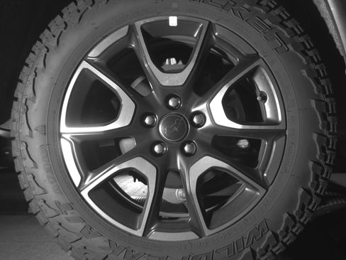 Used 2025 Jeep Compass Trailhawk w/ Trailer Tow Group AWD/4WD image 15