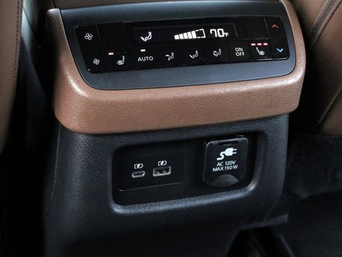 Certified 2023 Nissan Pathfinder Platinum image 47