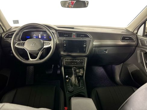 Certified 2023 Volkswagen Tiguan SE w/ Panoramic Sunroof Package image 13