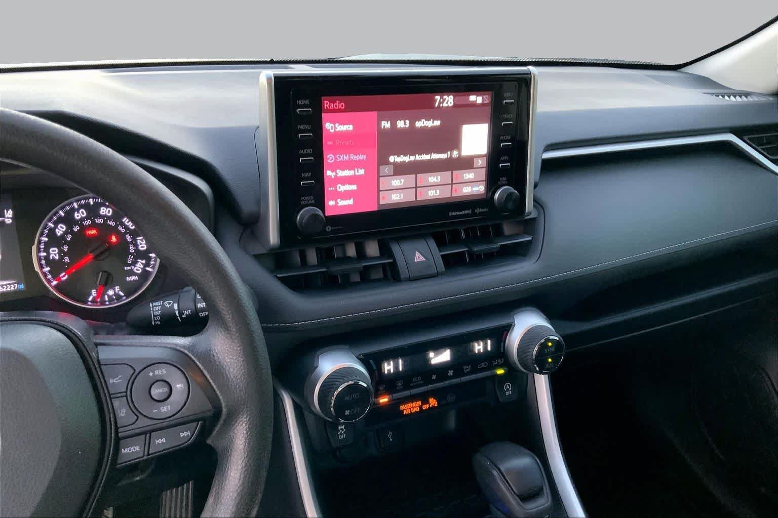 Used 2021 Toyota RAV4 XLE w/ Convenience Package FWD image 6