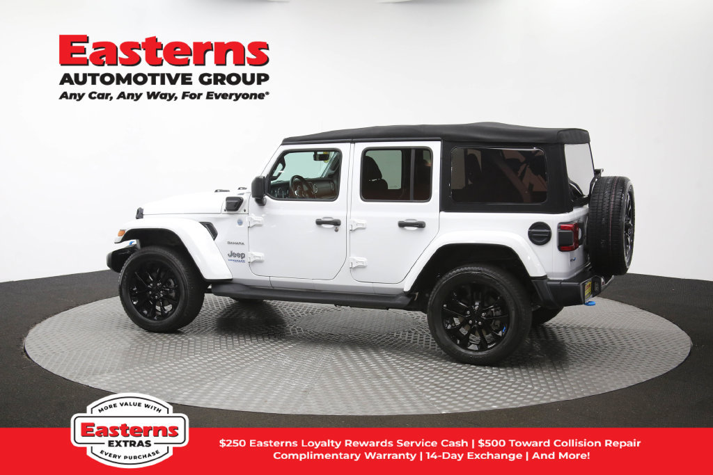 Used 2022 Jeep Wrangler Unlimited Sahara w/ Cold Weather Group AWD/4WD image 64