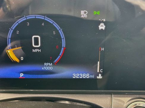 Used 2025 Chevrolet Trax ACTIV FWD image 14