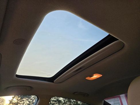 Used 2011 Hyundai Elantra Limited image 13