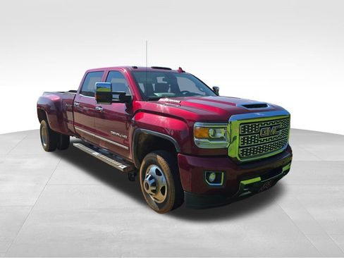 Used 2018 GMC Sierra 3500 Denali w/ Duramax Plus Package AWD/4WD image 8