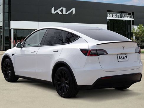 Used 2021 Tesla Model Y Long Range image 5