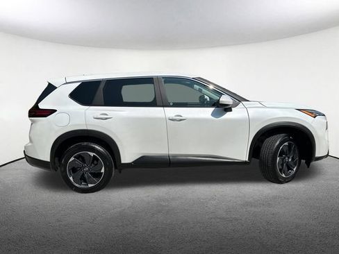 Used 2025 Nissan Rogue SV AWD/4WD image 15