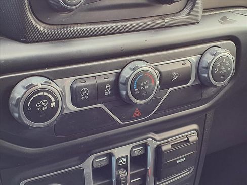 Used 2019 Jeep Wrangler Unlimited Sport S image 13