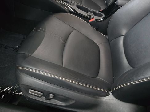 Used 2025 Toyota Corolla XLE FWD image 29
