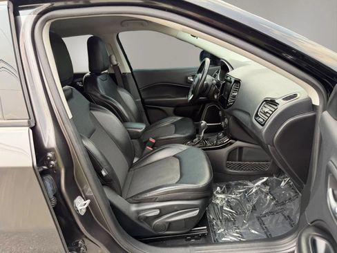 Used 2019 Jeep Compass Latitude AWD/4WD image 46