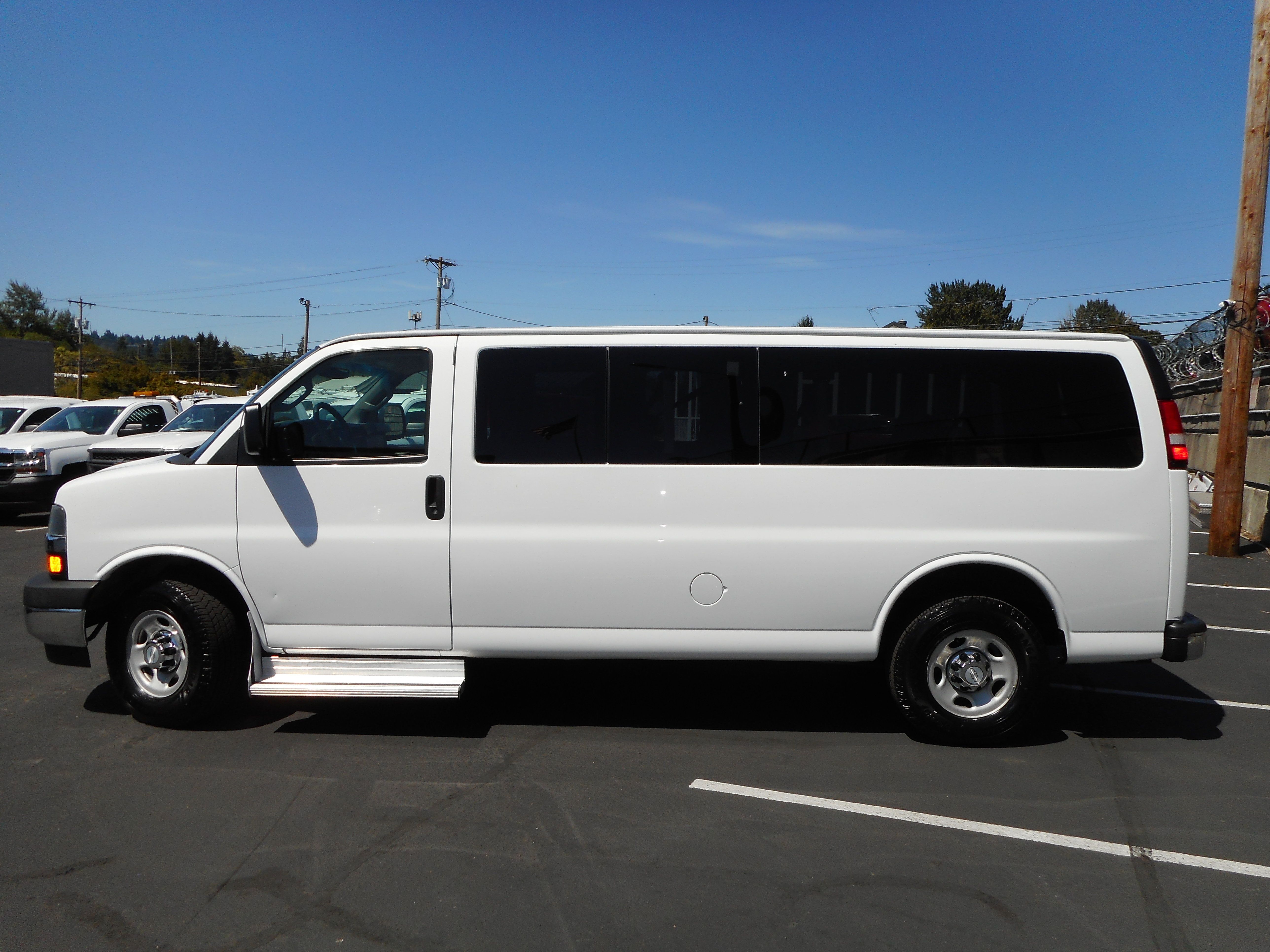 Used 2017 Chevrolet Express 3500 LT w/ LT Preferred Equipment Group RWD image 2