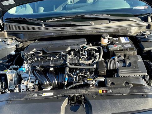 Used 2025 Hyundai Elantra SEL image 31