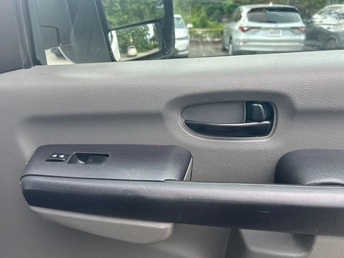 Used 2020 Nissan NV 2500 SV RWD image 19