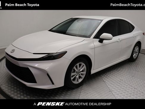 Certified 2025 Toyota Camry LE FWD image 1