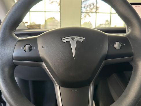 Used 2022 Tesla Model Y Performance AWD/4WD image 10