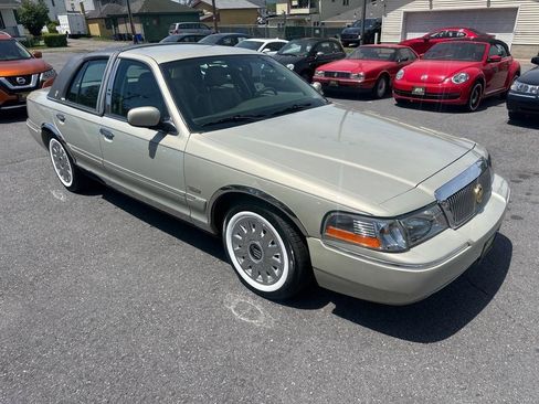 Used 2004 Mercury Grand Marquis GS RWD image 2