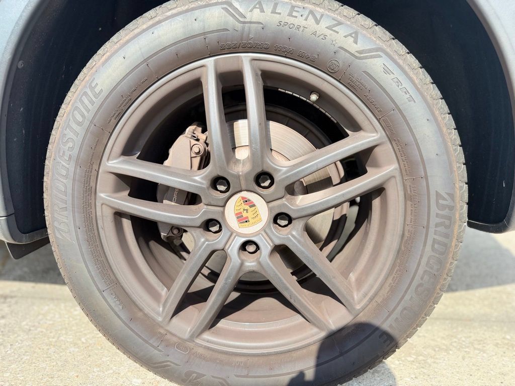 Used 2017 Porsche Cayenne AWD/4WD image 10