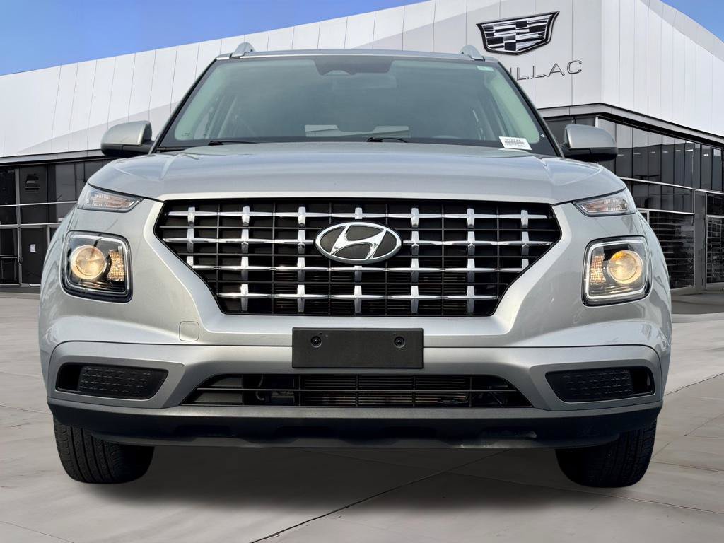 Used 2024 Hyundai Venue SEL FWD image 4