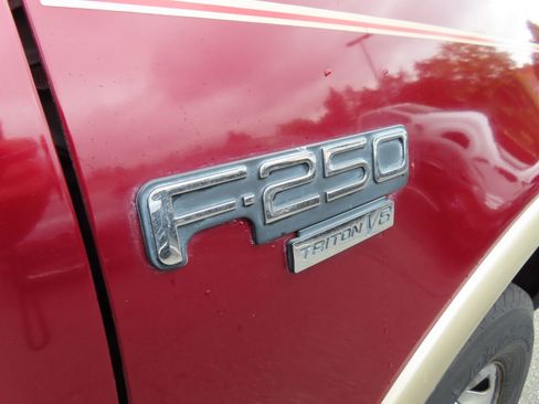 Used 1999 Ford F250 Lariat AWD/4WD image 9