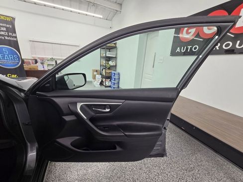 Used 2017 Nissan Altima 2.5 SV image 24