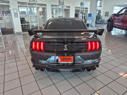 Certified 2022 Ford Mustang Shelby GT500 w/ Carbon Fiber Track Pack RWD image 5