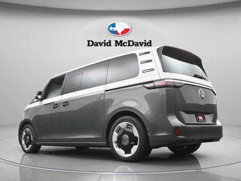 Used 2025 Volkswagen ID. Buzz Pro S Plus RWD image 31
