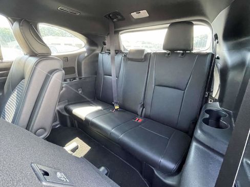 Used 2022 Toyota Highlander XSE AWD/4WD image 11