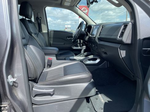 Certified 2024 Nissan Frontier SL w/ Technology Package RWD image 18