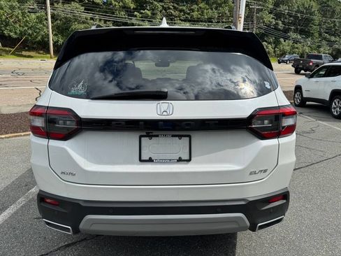 Used 2025 Honda Pilot Elite image 2